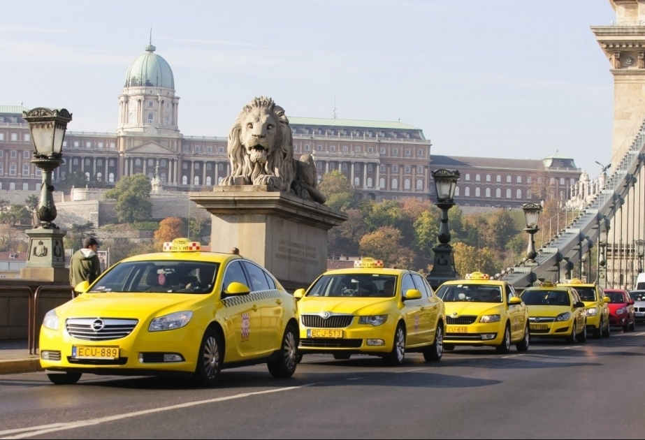 Будапештские таксисты требуют поднять тарифы за услуги