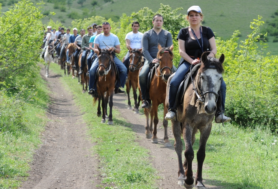 Azərbaycanda atçılıq turizmi