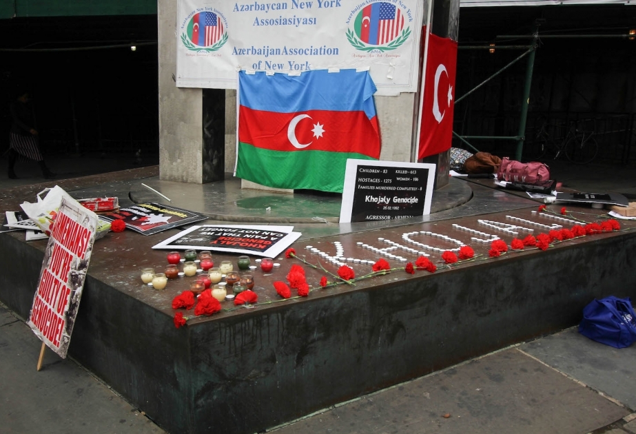 Xocalı soyqırımının 26-cı ildönümü ilə bağlı Nyu-Yorkda etiraz aksiyaları təşkil edilib VİDEO