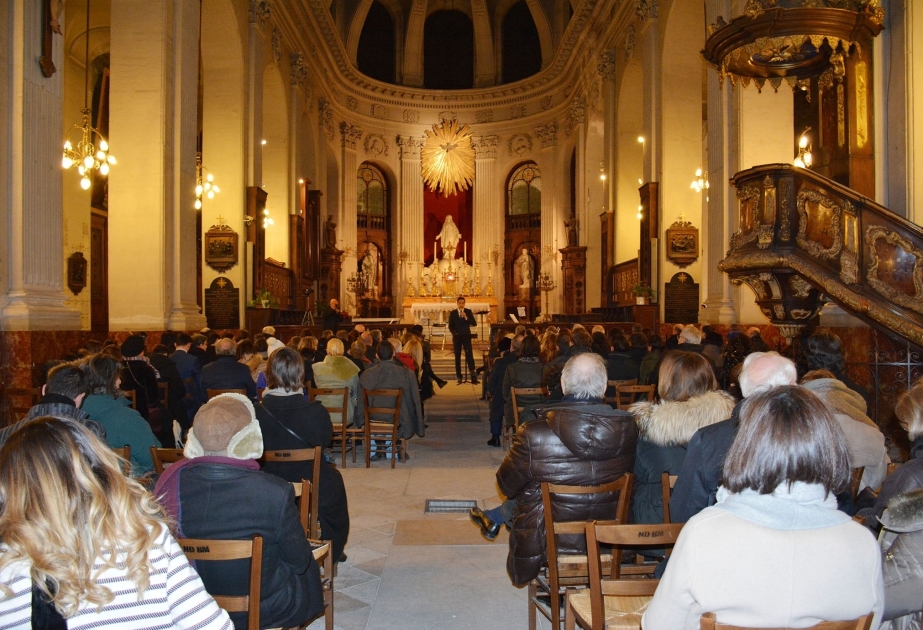 Parisdə Xocalı soyqırımı qurbanlarının xatirəsinə həsr olunan konsert təşkil edilib VİDEO