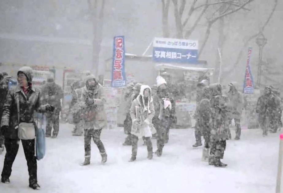 Japan: Insel Hokkaido durch schwere Schneestürme lahmgelegt
