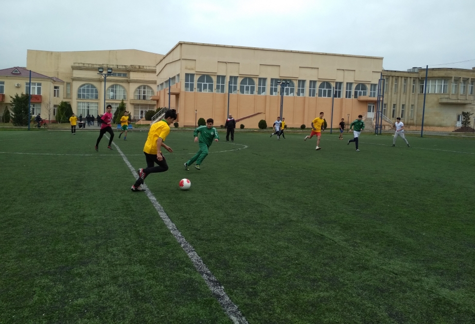 Astarada yeniyetmələr arasında minifutbol üzrə rayon birinciliyində şəhərli məktəblilər fərqləniblər