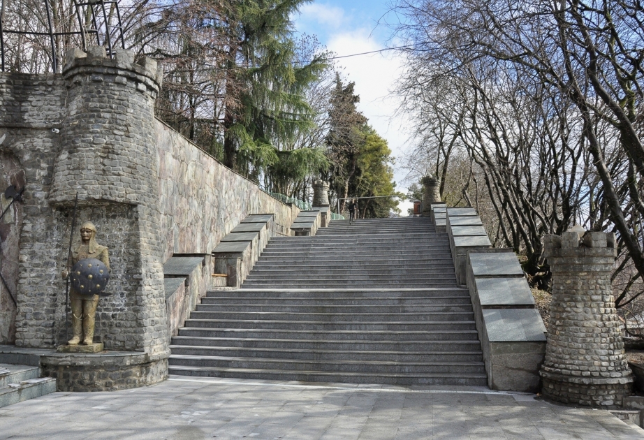 Zagatala: Treppen von “Qala Düzü“ werden restauriert