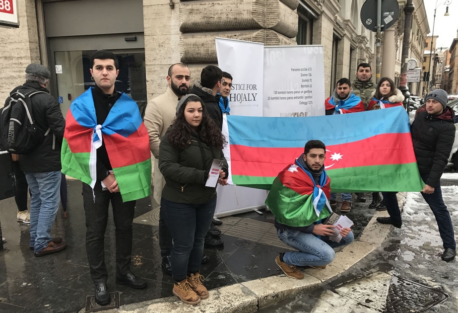 İtaliyanın bir sıra şəhərlərində Xocalı soyqırımı ilə bağlı məlumatlandırma aksiyaları keçirilib