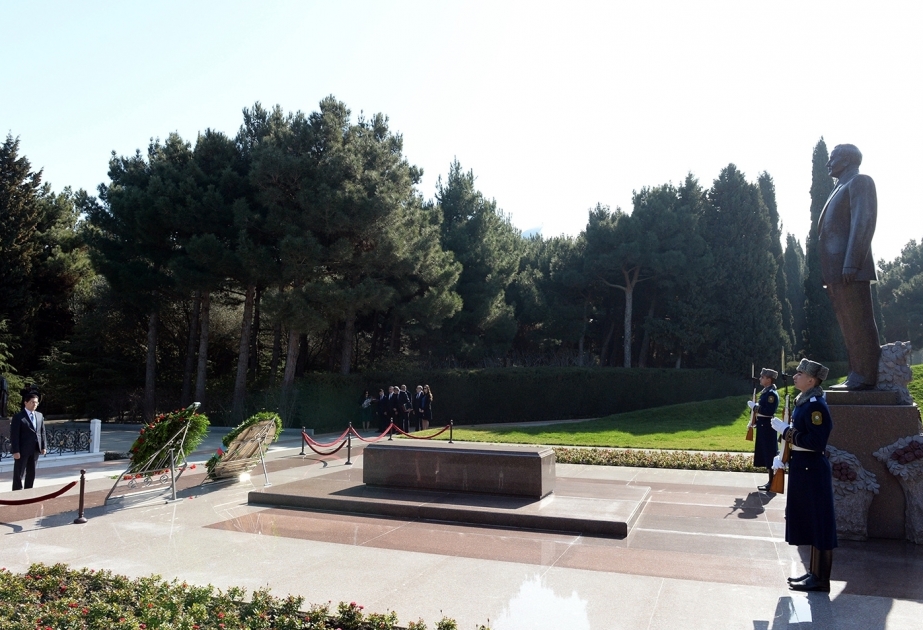 Moroccan minister pays tribute to national leader Heydar Aliyev and Azerbaijani martyrs