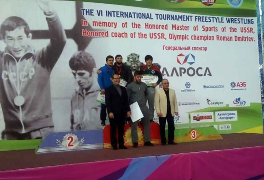 Young Azerbaijani wrestlers win two medals in Yakutsk