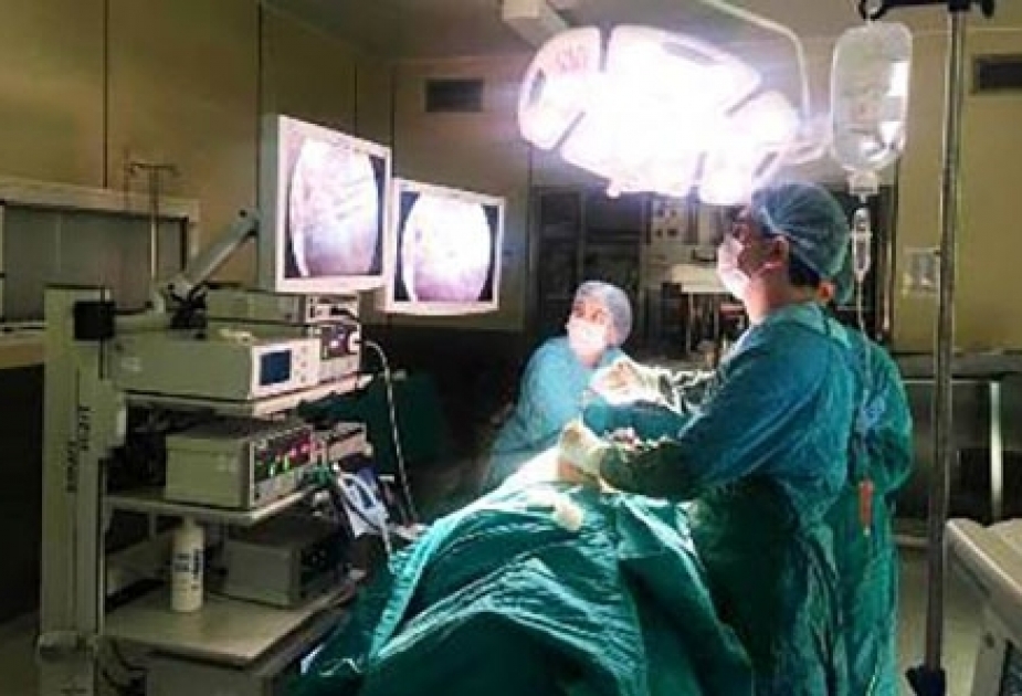 Qida borusunda aparılan çətin əməliyyat xəstənin həyatını xilas edib