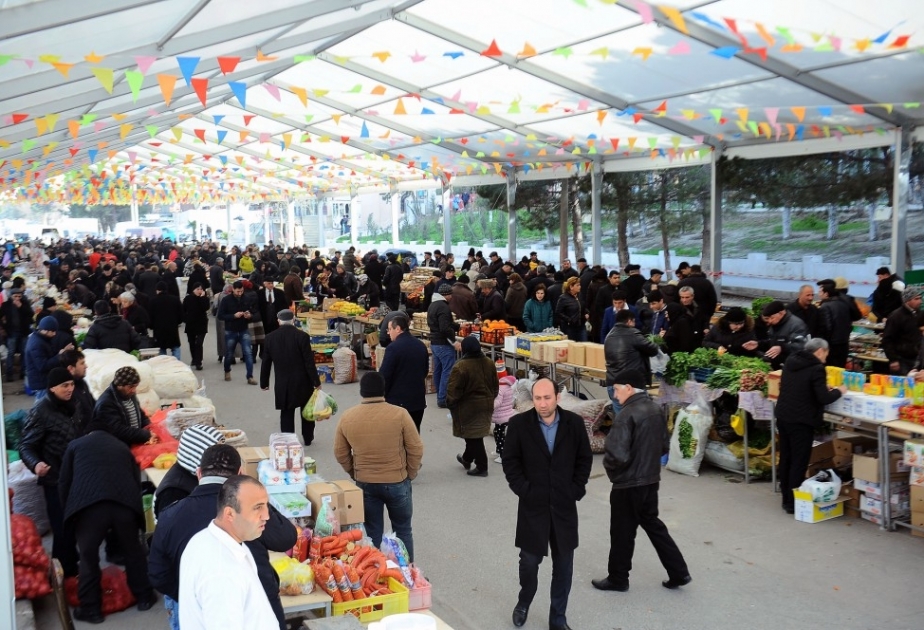 Paytaxtın 12 ünvanında bayram yarmarkaları açılıb