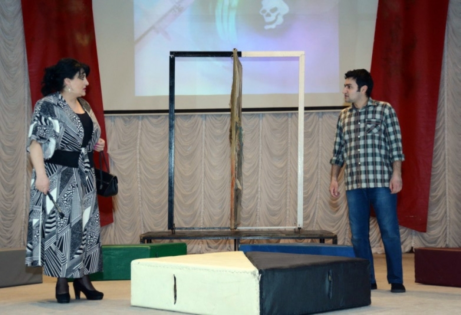 Azərbaycan Dövlət İqtisad Universitetində “Həyatla oyun” tamaşası nümayiş olunub