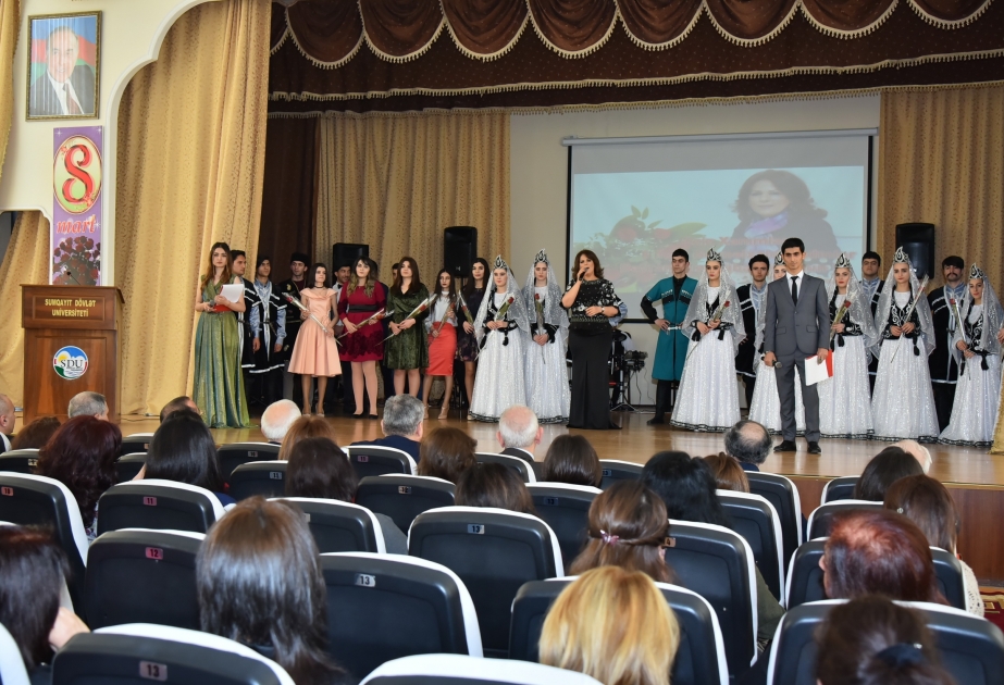 Qadın bəşəriyyətin gələcəyidir