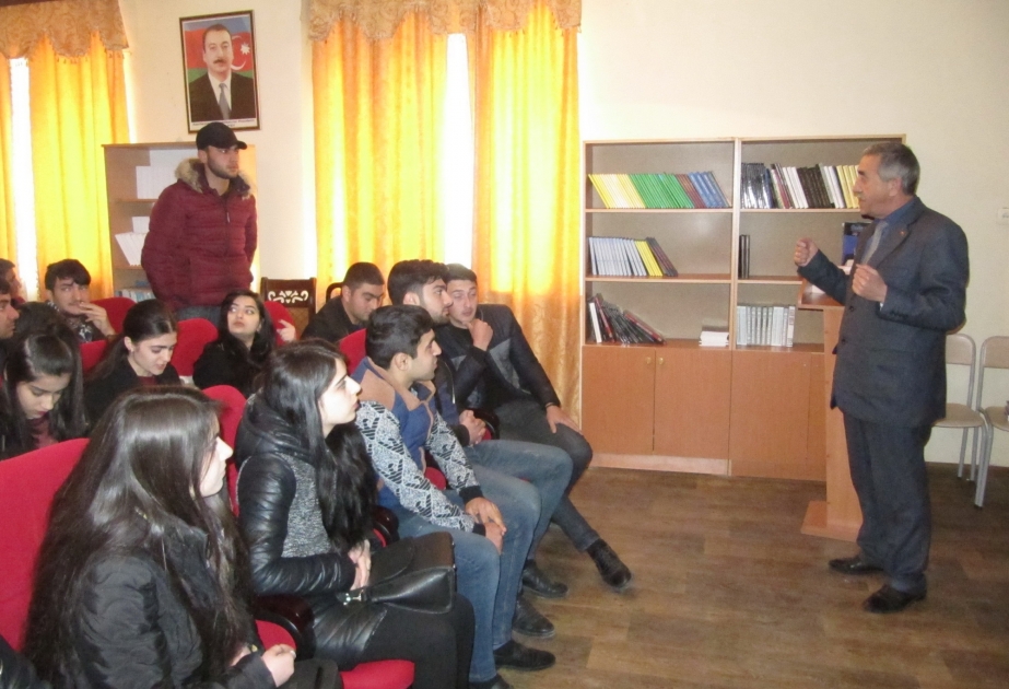 İlk dəfə səs verəcək gənclər səsvermə proseduru və qaydaları barədə məlumatlandırılıb