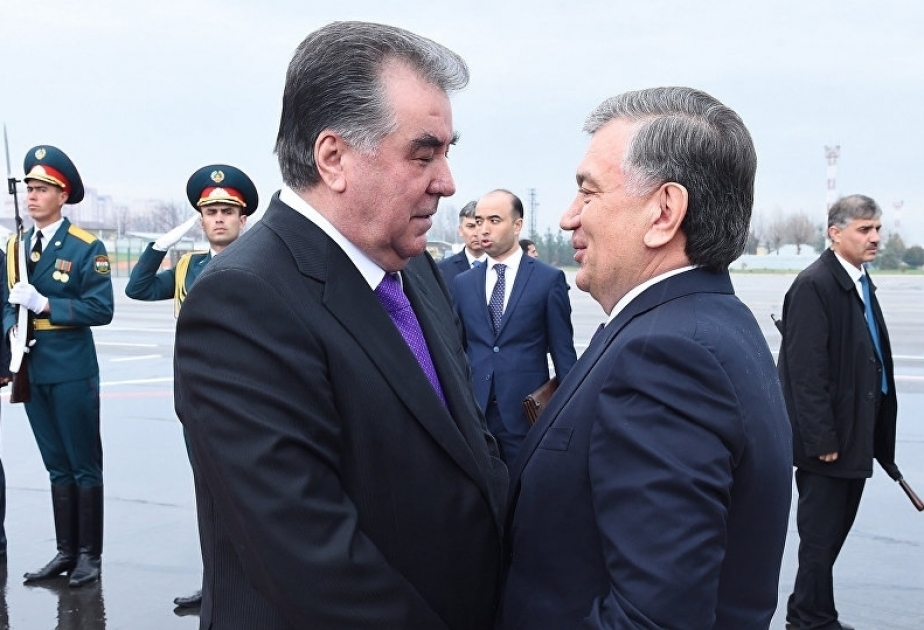 Özbəkistan Prezidenti son 18 ildə ilk dəfə olaraq Tacikistana səfər edib