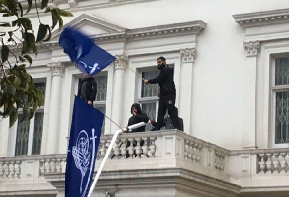 İranın Böyük Britaniyadakı səfirliyinə hücum olub