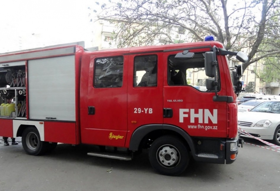 Nərimanov rayonunda beşotaqlı evdə yanğın baş verib