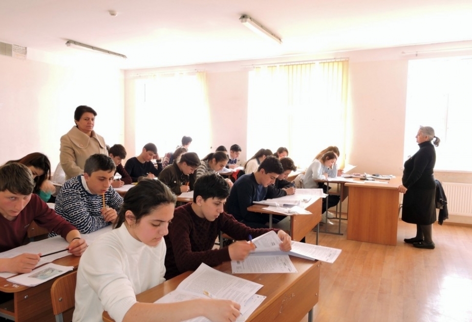 Doqquzuncu sinif şagirdləri üçün buraxılış imtahanının birinci mərəhələsi başlayıb