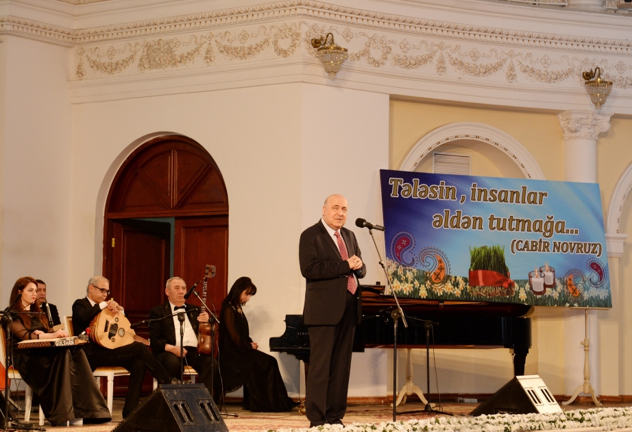 İnsanları xeyirxahlığa, mərhəmətə səsləyən şair