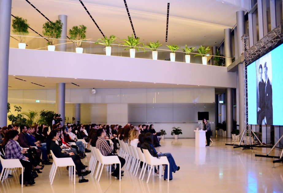 Heydər Əliyev Mərkəzində “Dəb ikonası” adlı üçgünlük seminar başlanıb