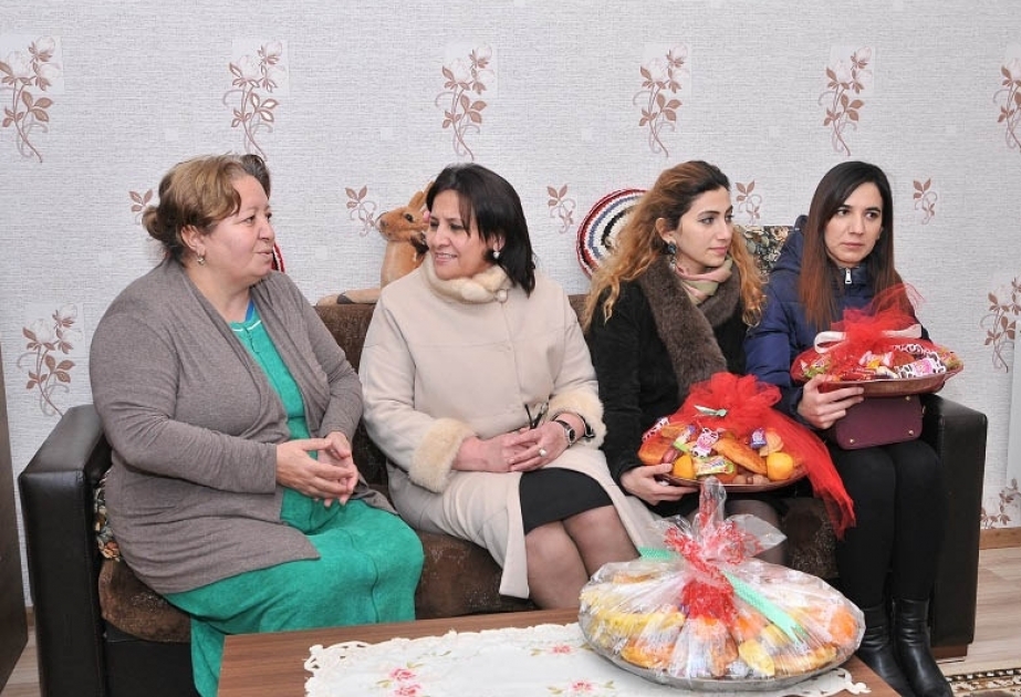 Masazırda məcburi köçkün ailələrinə bayram sovqatı paylanılıb