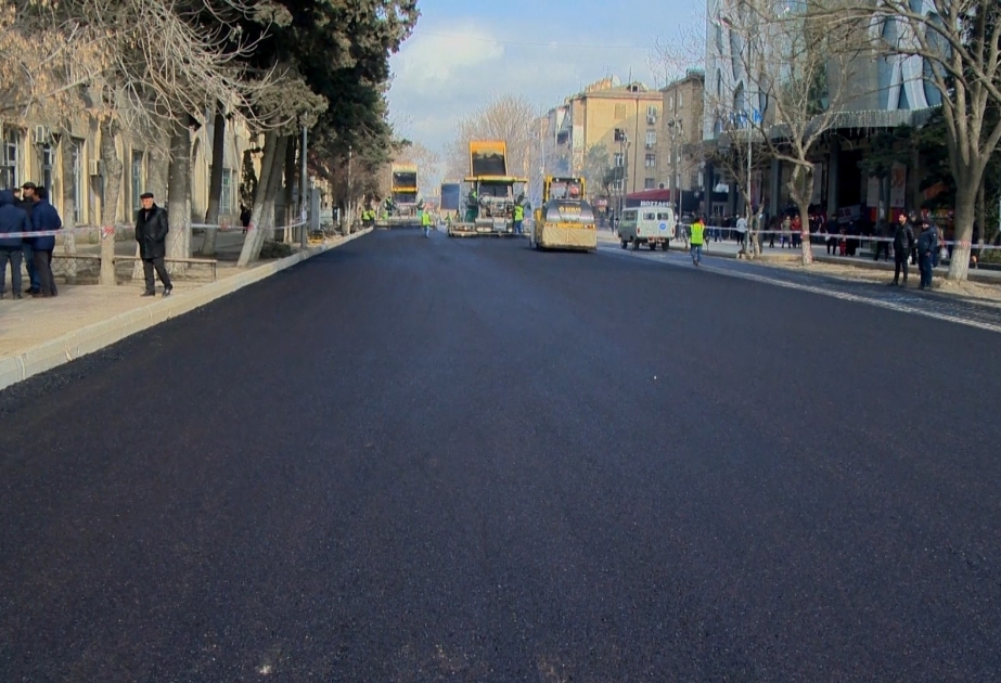 Paytaxtın Təbriz küçəsində asfalt-beton örtüyünün döşənməsi işlərinə başlanılıb VİDEO