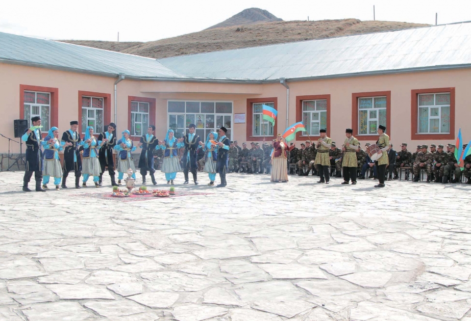 Naxçıvanda əsgərlər üçün ön xətdə bayram tədbiri təşkil olunub