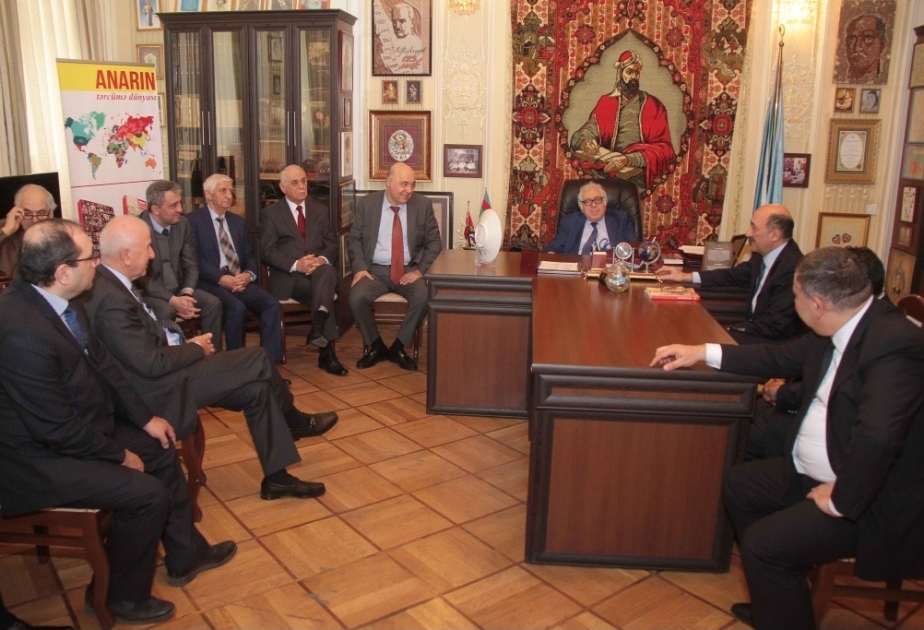 Xalq Yazıçısı Anara Prezidentin fəxri diplomu təqdim edilib