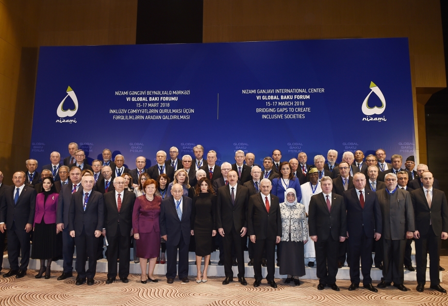 Президент Азербайджана Ильхам Алиев принял участие в открытии Форума ОБНОВЛЕНО ВИДЕО