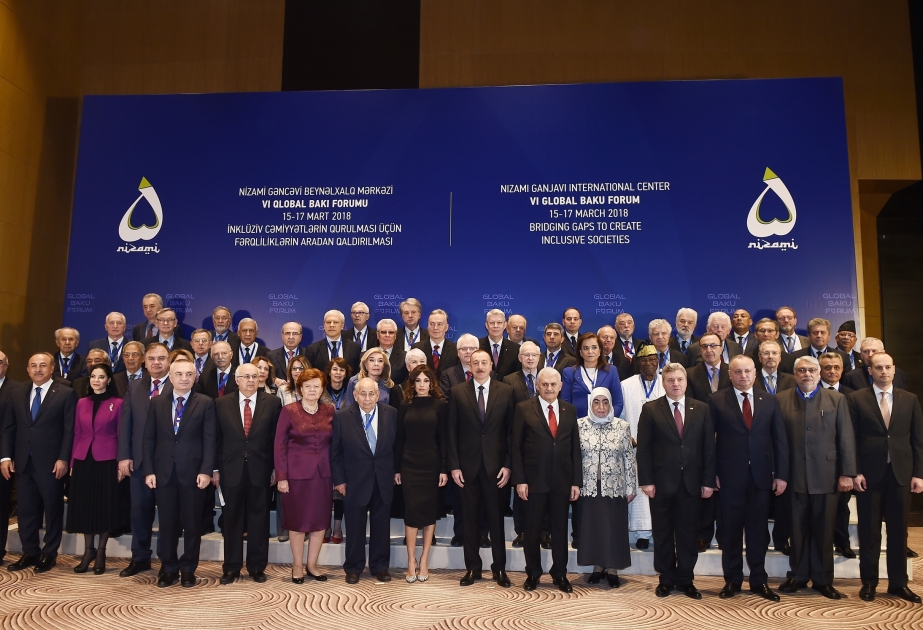 VI. Globales Bakuer Forum seine Arbeit begonnen  Staatspräsident Ilham Aliyev nimmt an Eröffnung des Forums teil VIDEO