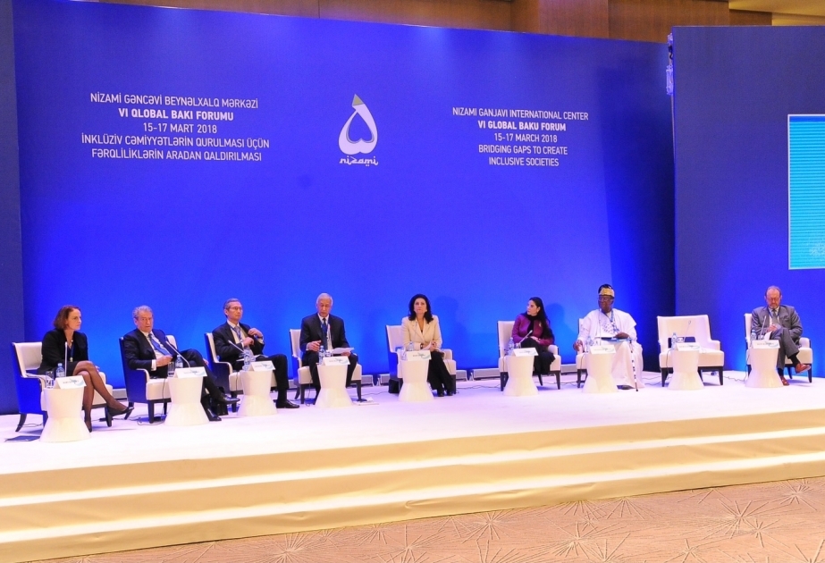 Forum çərçivəsində ikinci panel “Meydana çıxan yeni güclər” mövzusuna həsr edilib VİDEO