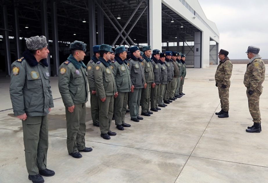 Müdafiə Nazirliyinin rəhbər heyəti cəbhə bölgəsində bazalaşdırılan yeni helikopter hərbi hissəsində olub VİDEO