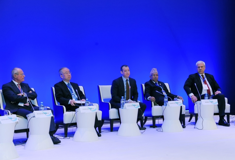 Qlobal Forum çərçivəsində keçirilən panel iclaslarından biri Çinin xarici siyasətinə həsr edilib