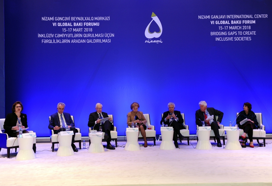 Forumun növbəti panelində iqtisadi inkişafın ətraf mühitin deqradasiyasına təsiri mövzusu müzakirə edilib