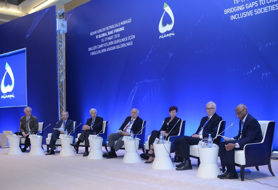 Qlobal Forum çərçivəsində növbəti panel iclas “Elm və siyasət” mövzusuna həsr edilib