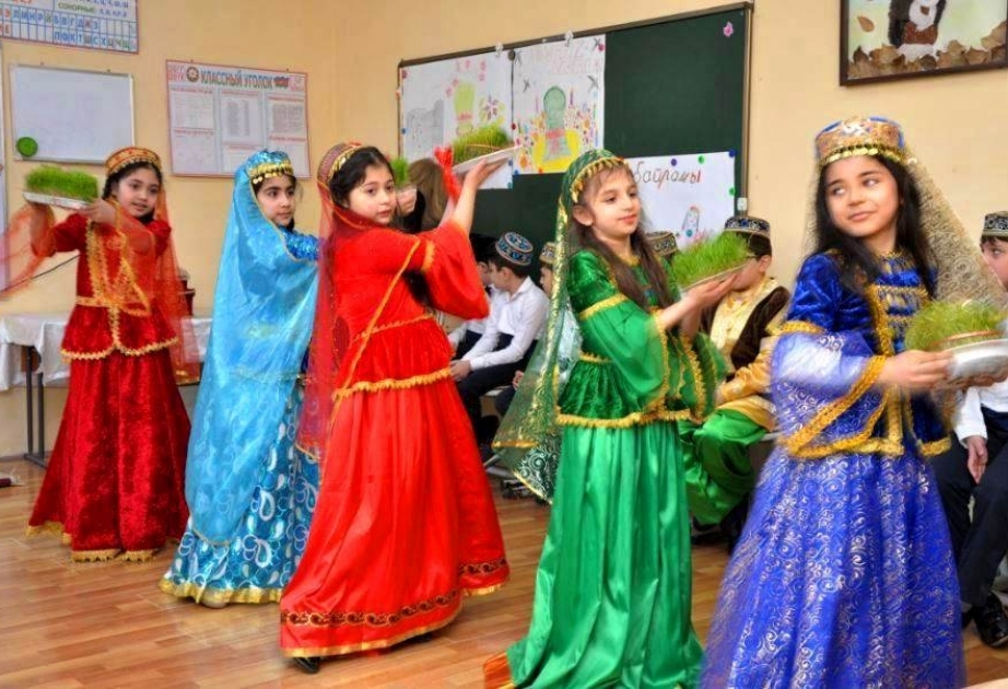 Paytaxt məktəblərində Novruz bayramı qeyd olunub