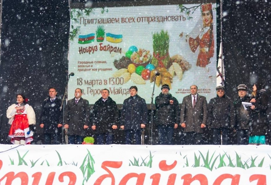 Ukraynanın Dnepr şəhərinin mərkəzi meydanında təntənəli Novruz festivalı keçirilib VİDEO