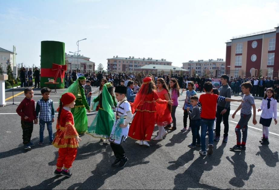Məcburi köçkünlər üçün yeni inşa edilən yaşayış kompleksində Novruz şənliyi keçirilib