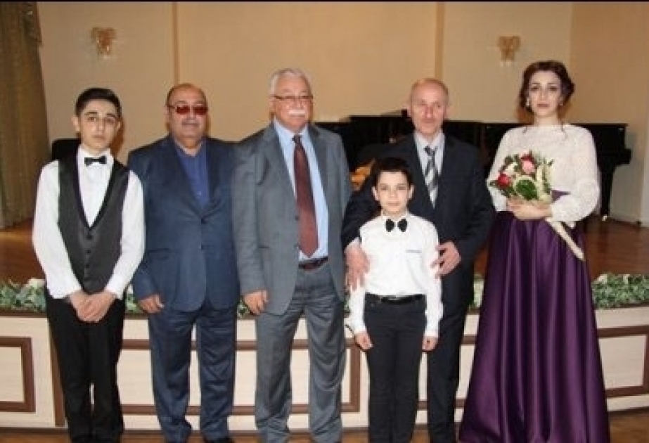 Musiqi məktəbi şagirdinin solo konserti