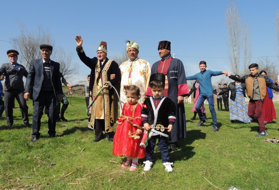 Bənzərsiz Novruz mərasimi: “Padşah oyunu” – FOTOREPORTAJ VİDEO