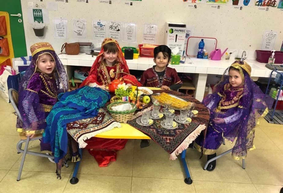 Fransalı məktəblilərə Novruz bayramı haqda məlumat verilib