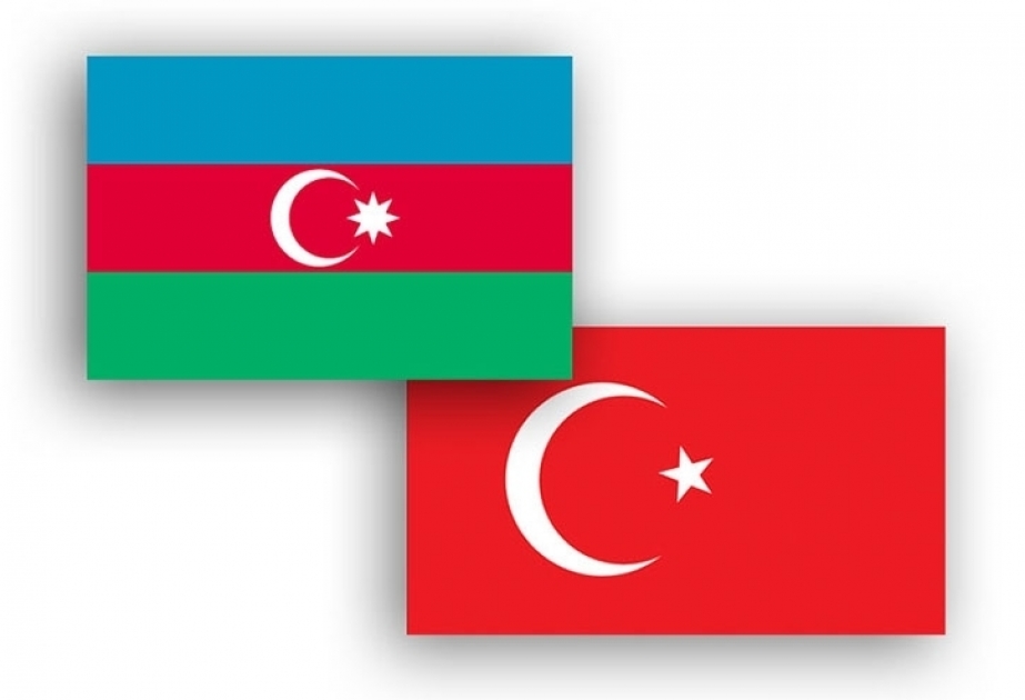 Aserbaidschans Verteidigungsminister reist in die Türke