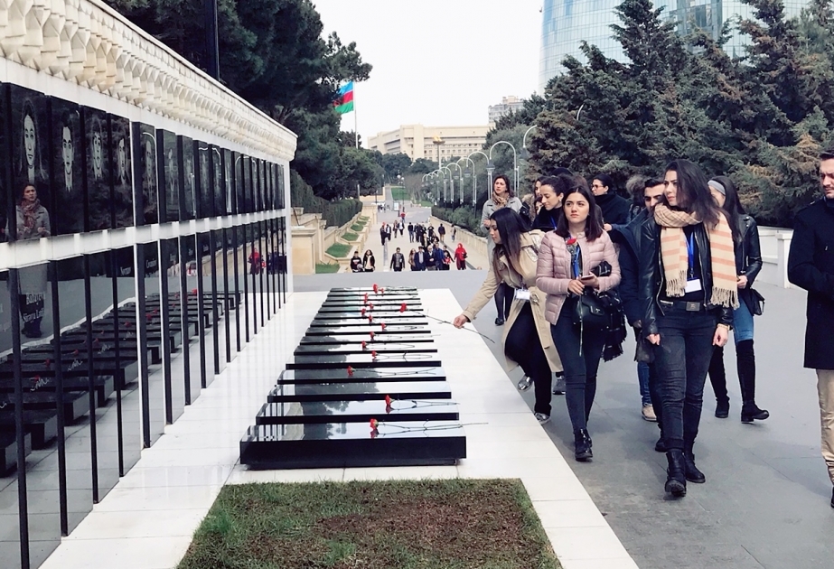 Almaniyada yaşayan bir qrup azərbaycanlı gənc Bakıdadır