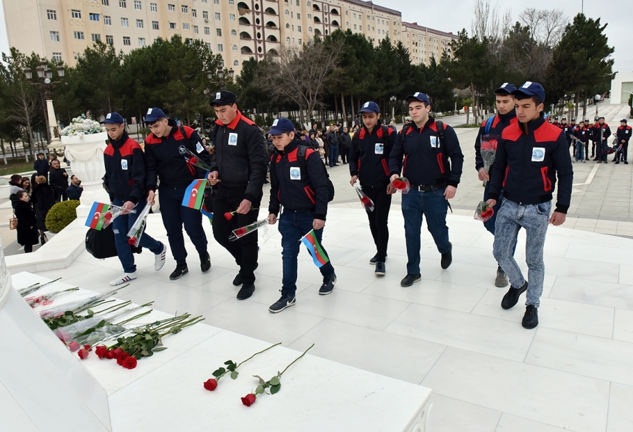 Sumqayıt məktəbliləri maarifləndirici tur-aksiyaya qoşulublar