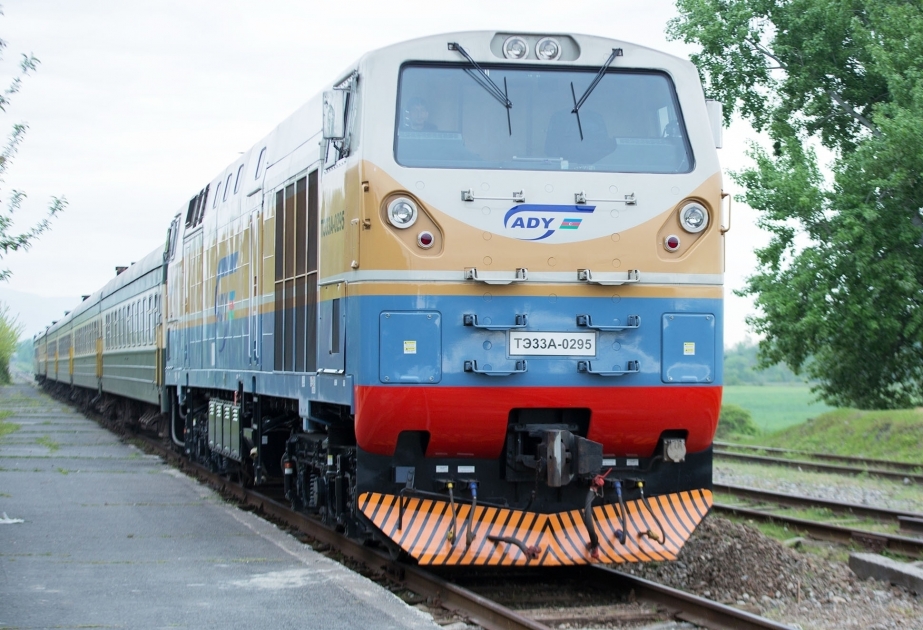 诺鲁孜节假期全国铁路一天发送旅客超3千人次