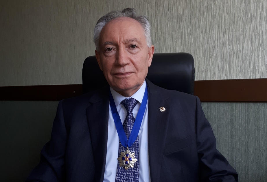 Азербайджанскому ученому присуждено почетное звание «Рыцарь науки и искусств»