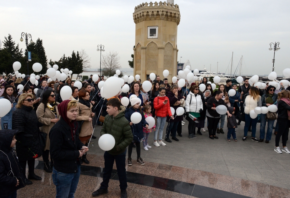 Kemerovoda baş vermiş faciə ilə əlaqədar Bakıda aksiya təşkil olunub
