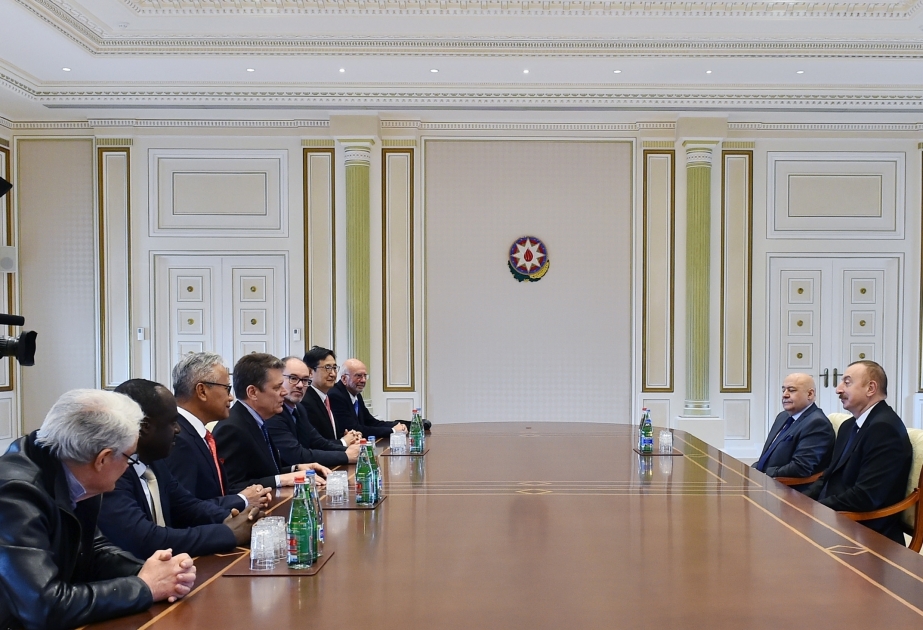 Präsident Ilham Aliyev empfängt UIA-Delegation VIDEO
