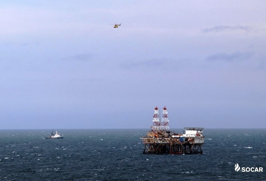 Из-за погодных условий эвакуировано более 1000 нефтяников
