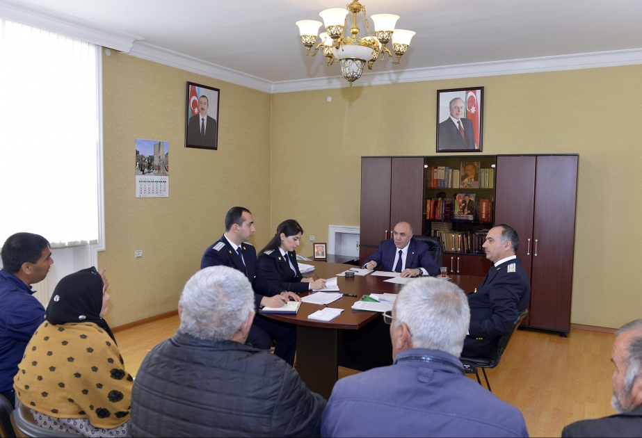 Baş prokuror Ağcabədidə vətəndaşları qəbul edib