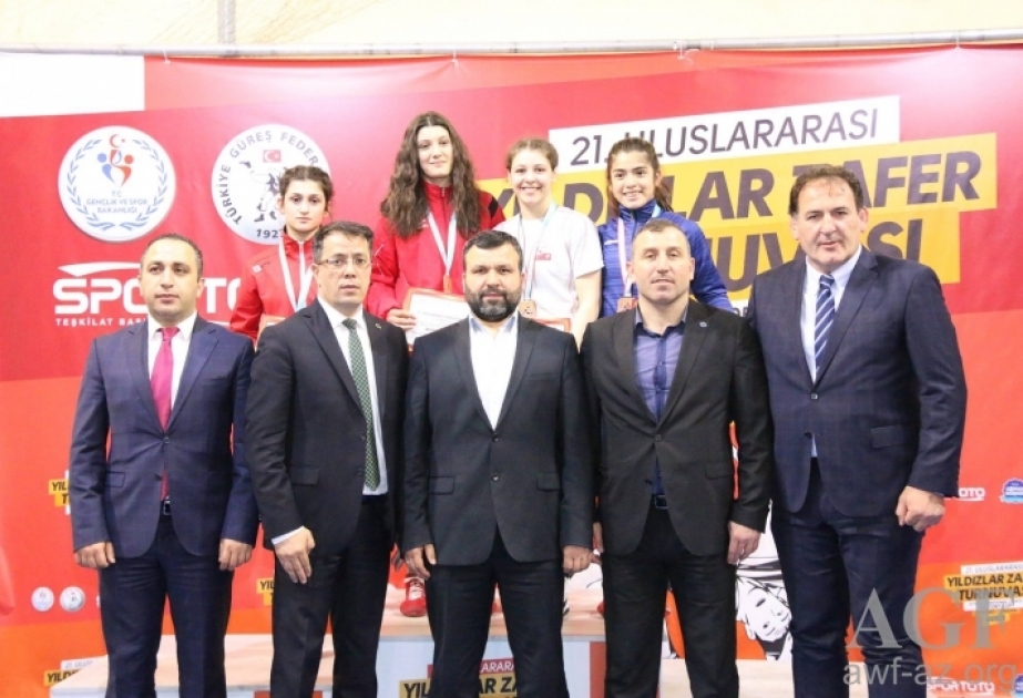 Beynəlxalq turnirin ilk günündə güləşçilərimiz səkkiz medal qazanıblar