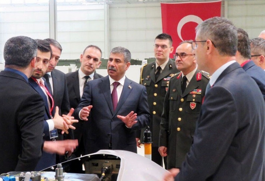 Le ministre de la Défense visite la société turque «Baykar Makina»