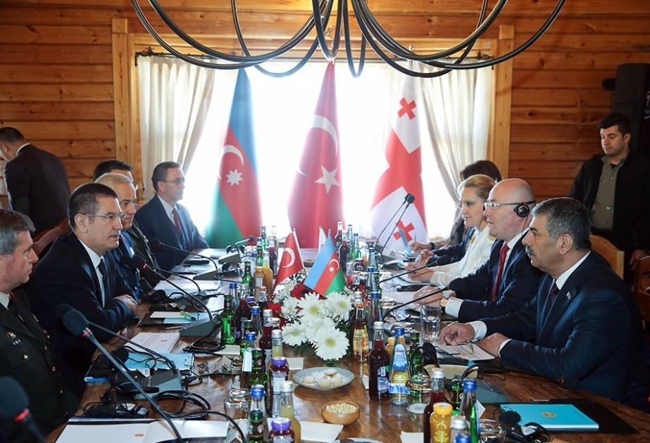 Trilateral meeting of Azerbaijani, Turkish, Georgian defense ministers held